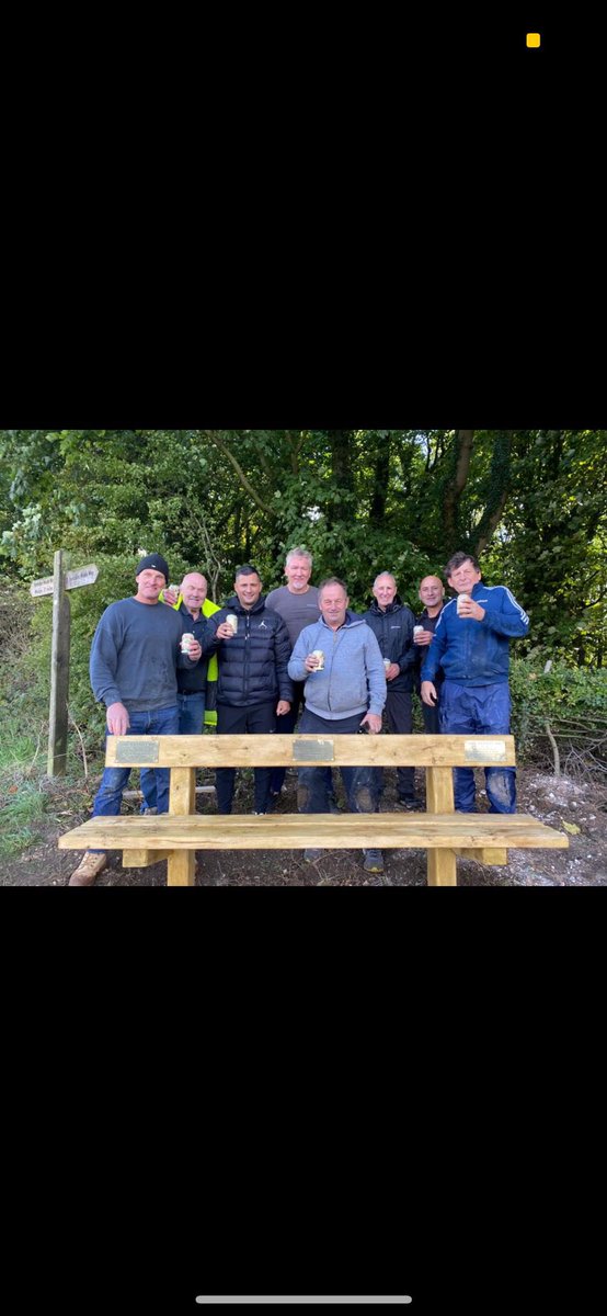 The passing of Johnny Whiteley MBE hurt the club so much.
In memory of John &amp; with some left over funds plus player contributions, we was able to contribute to build a bespoke bench at the top of spout hill Brantingham.
A perfect spot to remember John and all those sessions.
🔴⚫️