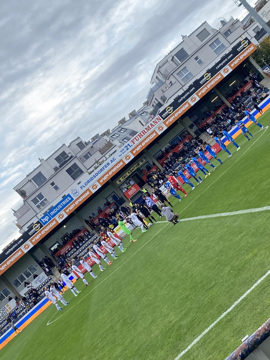 Babsii_Blubb's tweet photo. Kick-Off by @theoldzealand 😅
#FACbwl #LigaZwa https://t.co/kX91WlC4jL
