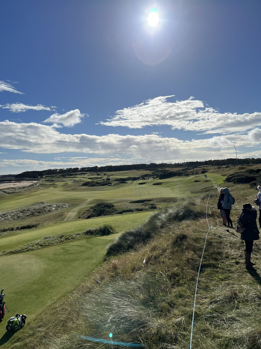 Rcrawf_23's tweet photo. Some week at the #dunhill with the old man! @KingsbarnsGL just incredible… @dunhilllinks 👏👏👏. #carnoustie #standrews #kingsbarns #roooot https://t.co/mFTMWaQIkU