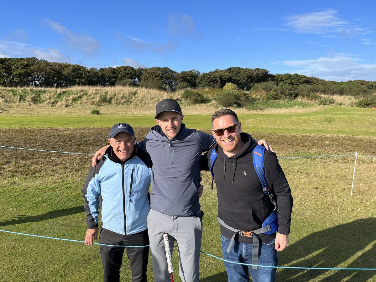 Rcrawf_23's tweet photo. Some week at the #dunhill with the old man! @KingsbarnsGL just incredible… @dunhilllinks 👏👏👏. #carnoustie #standrews #kingsbarns #roooot https://t.co/mFTMWaQIkU