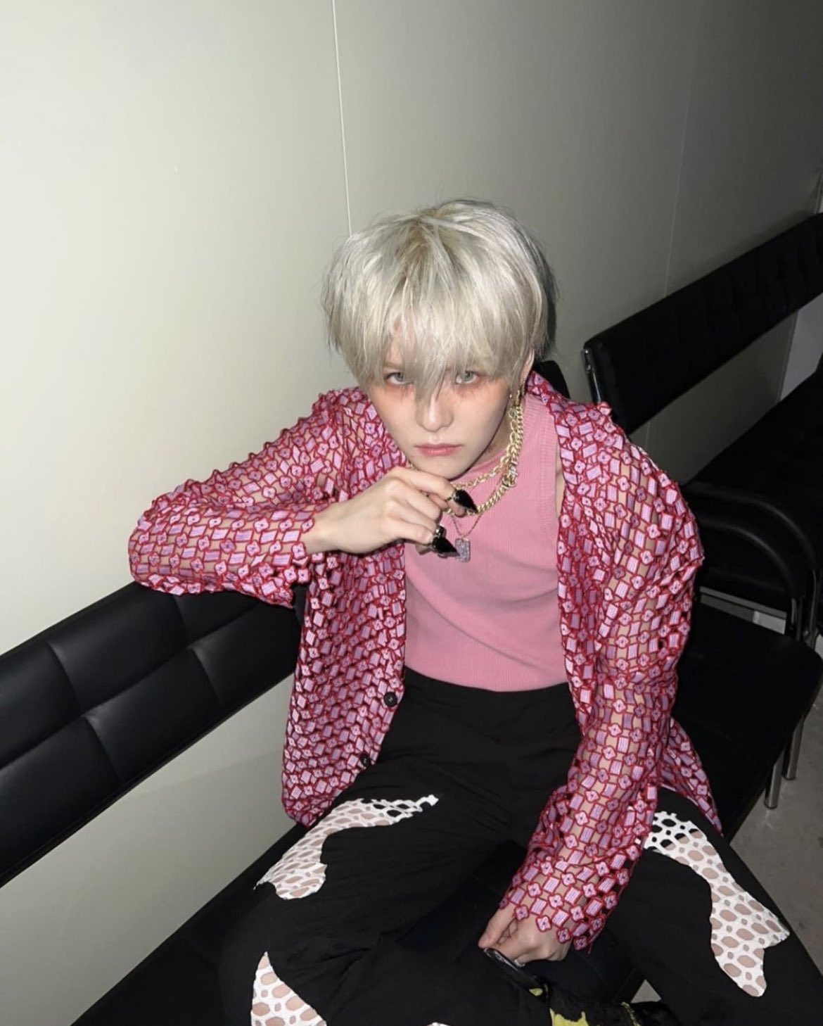 FeDclF-VEAAb-7H?format=jpg&name=large