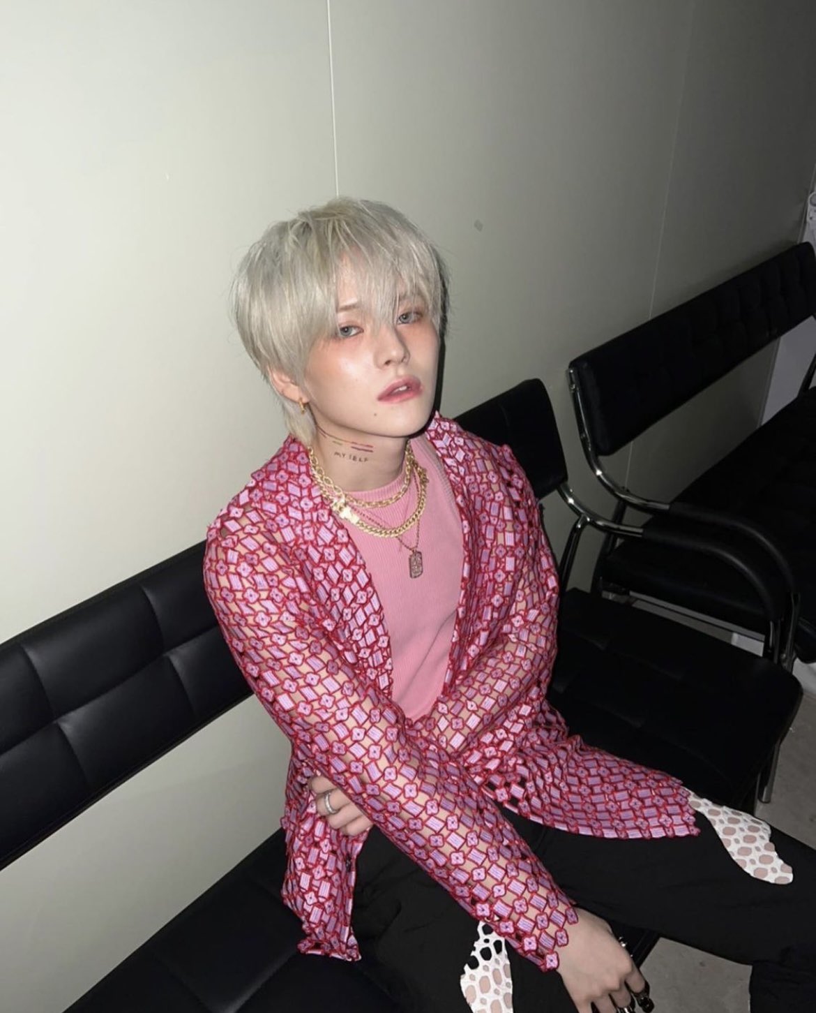 FeDclF2VIAIFZxU?format=jpg&name=large