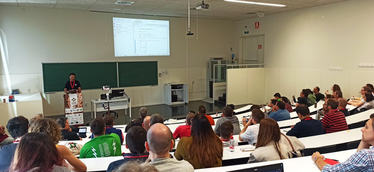 Manuelasf87's tweet photo. Vamos a conocer alternativas a Pandas, con especial atención a Polars.
Sala prácticamente llena y con razón! 
#PyConES22 https://t.co/YkL8LwWy15