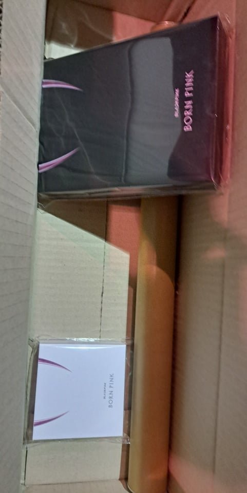 PopPopKshop's tweet photo. BORNPINK Albums already in KR Address. Medyo late due to shipping delay ni YG 🥲 #PopPopUpdates #PopPopProofs https://t.co/wrTcWH50YQ