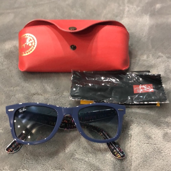 LauraMunoz96's tweet photo. So good I had to share! Check out all the items I'm loving on @Poshmarkapp #poshmark #fashion #style #shopmycloset #rayban #michaelmichaelkors #attiliogiustileombruni: https://t.co/CPE4qrp5Kr https://t.co/oBkmeHzv1X