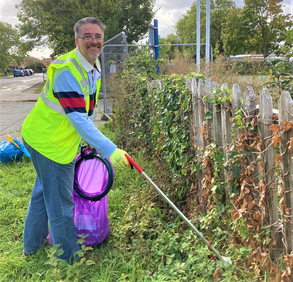 A great litter pick yesterday with <a href="/FriendsRubbish/">Rubbish Friends</a>. We got loads around the College and on the Alcester Road. Nice weather for it too.