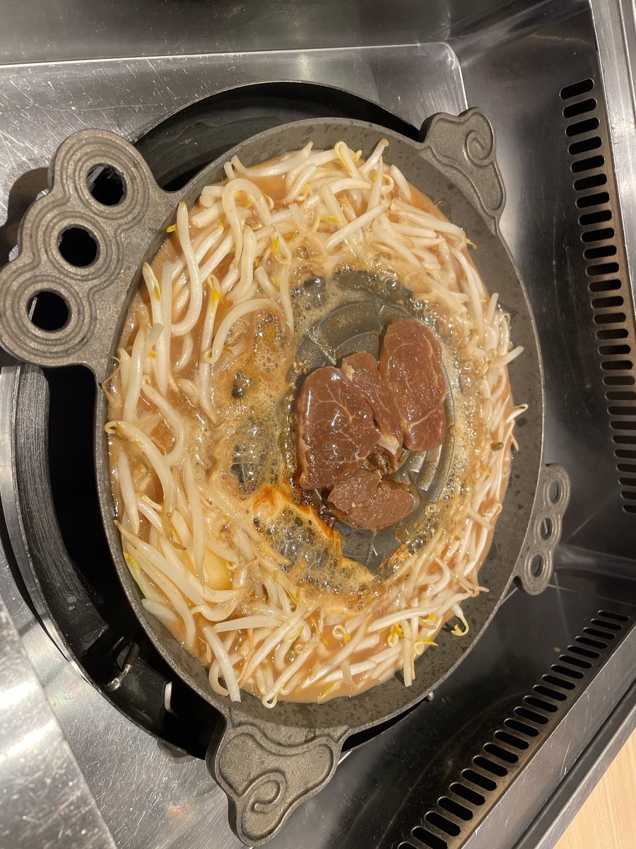 keiso7112_horo's tweet photo. この前共喰いしてきました。
友の味は忘れられません。
ありがとう(T . T)
#わためいと,#ジンギスカン,#北海道 https://t.co/cUfE8417SA