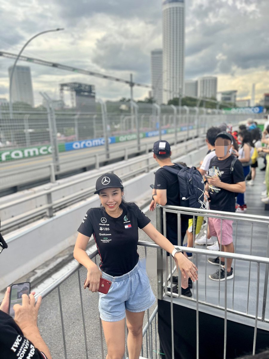 PanpiPuk's tweet photo. Are you ready ? it's a race day 🏎 #f1nightrace #f1 #wseriesracing #tracktv https://t.co/EVCNeWS3Bk