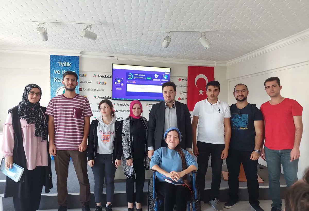 genclikaekb's tweet photo. Vakfımızda 2022-2023 eğitim-öğretim yılının başlangıcı olarak gençler arasında tanışma toplantısı yapıldı. Katılımcı arkadaşlarımıza çok teşekkür ederiz. ☺️ İlerleyen yıllarda da birlikte eğlenceli  ve sağlam dostluklar üzerine kurulu zamanlar geçirebilmeyi diliyoruz. 🙌☺️✨ https://t.co/9oIlZYAV9x