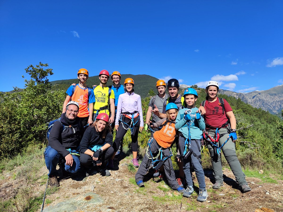 Lana2net's tweet photo. 📸 Part de la familia de #Lana2 està de via ferrata! Perquè tot no serà treballar 😉 https://t.co/oETscGEY7L