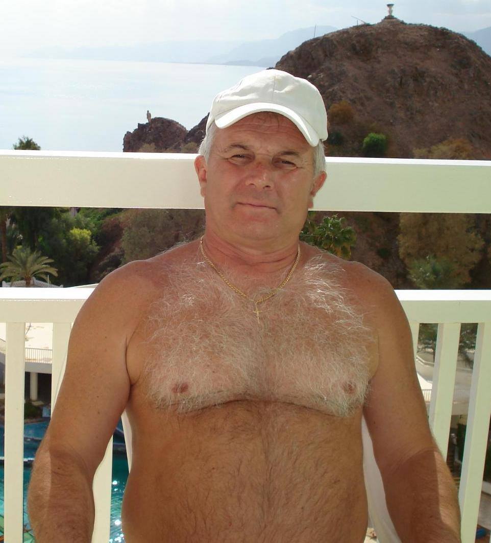 Neron86465057's tweet photo. ❤️OMG! How cute is he!?💥💎💎
#chest #grandpa #hairychest #silverchest #oldgay #SugarDaddys https://t.co/CQ329cgdjI