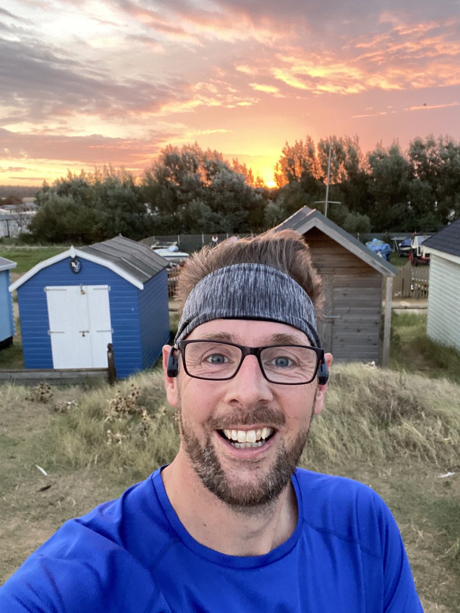 TuckwoodMat's tweet photo. Virtual London marathon complete. Left at 5.40am and smashed 30 mins off my PB! Beautiful run although my feet are now in bits. @DNEAT_Academies https://t.co/DCGYgvoAU8