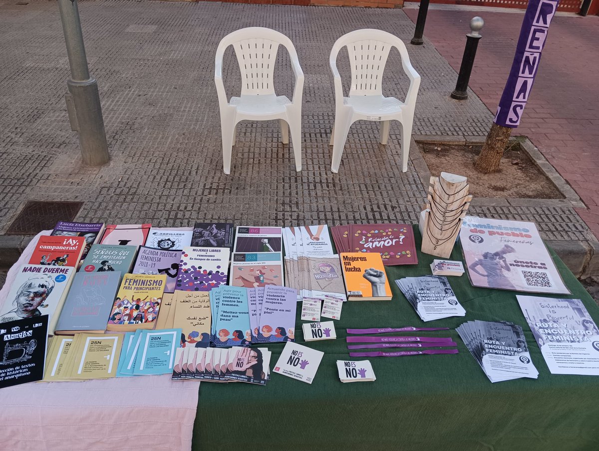 femerenas's tweet photo. Ya estamos aquí, os esperamos a tod@s. 

#FeminismodePueblo #ElPalmar https://t.co/RHWXrAWLqp