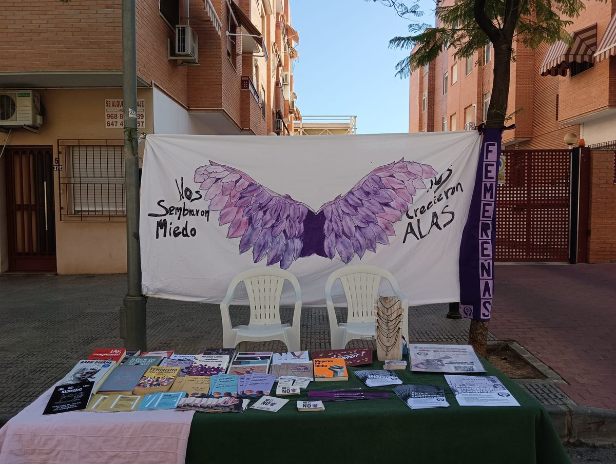 femerenas's tweet photo. Ya estamos aquí, os esperamos a tod@s. 

#FeminismodePueblo #ElPalmar https://t.co/RHWXrAWLqp