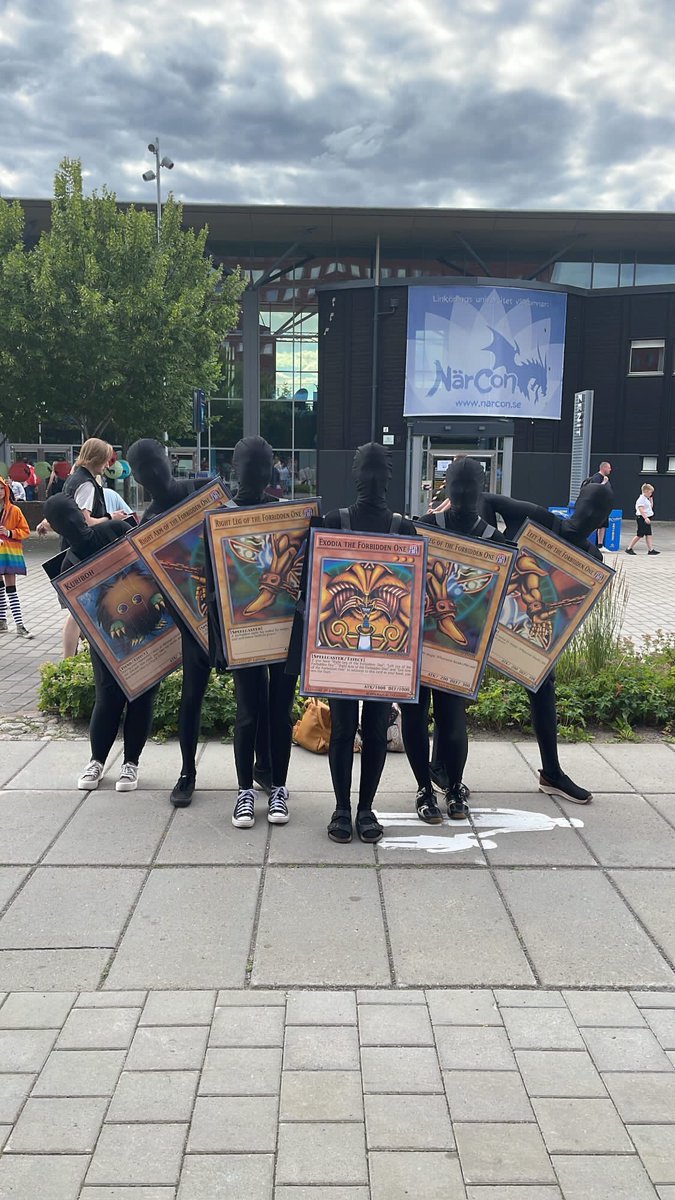 ivdp_art's tweet photo. @Nxvacos Literally me and my friends this summer https://t.co/6BxQ4AE8aV