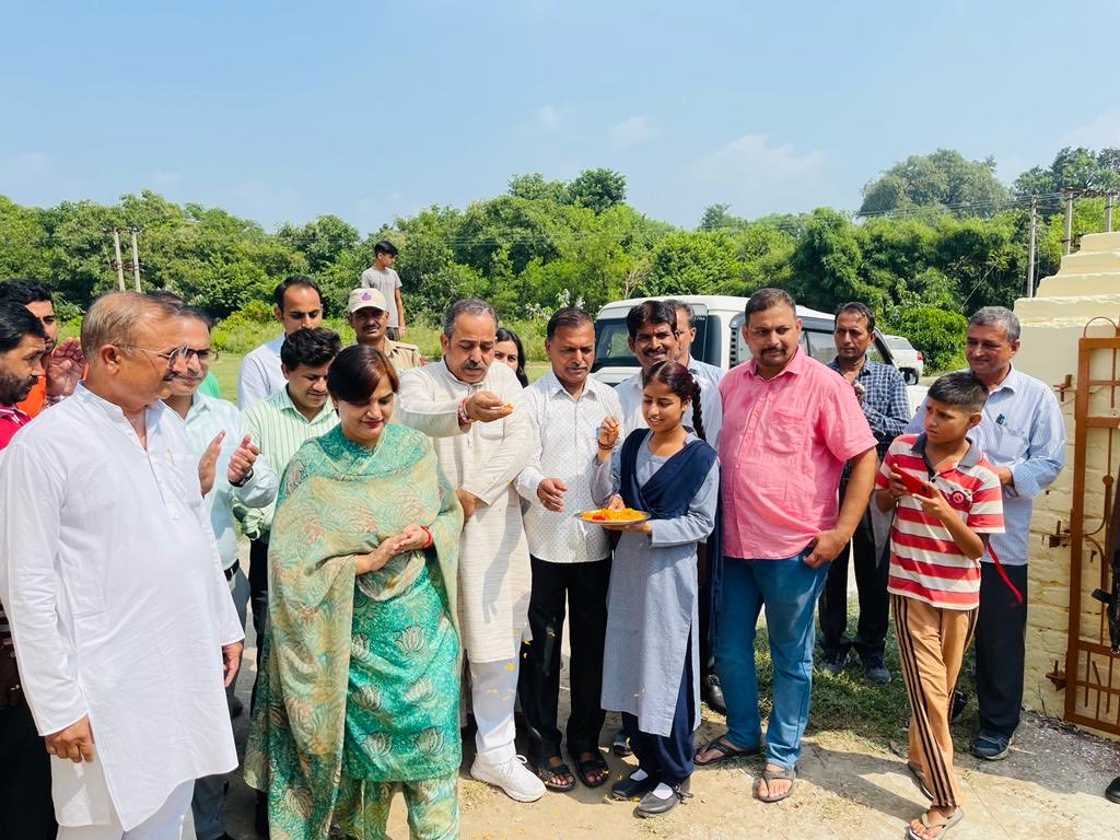 jkrddpr's tweet photo. Launch of #SwachhtaBank, a novel initiative taken by DC #Samba under SBM-G in Panchayat Sangwali.

@PMOIndia⁩ ⁦@OfficeOfLGJandK⁩ ⁦@mopr_goi⁩ @diprj #mandeep082 @diosamba1 ⁦#swachhata #swachhsurvekshan #swachhbharatmission #cleanindia #mycleanindia https://t.co/zeVkwg9sZN