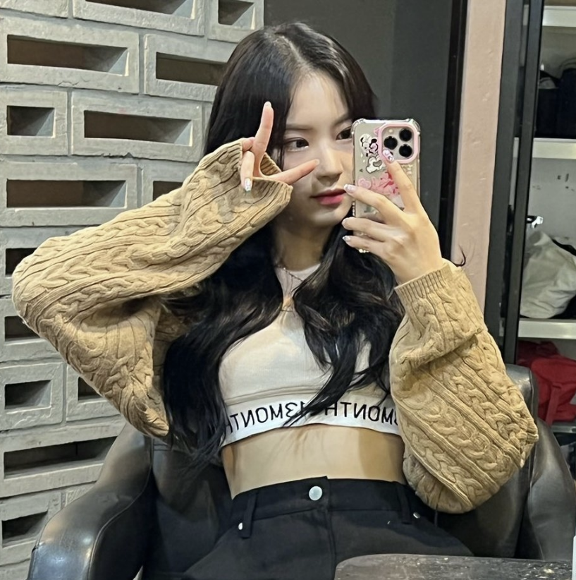 Jennie_xmas's tweet photo. #STAYC #ISA #아이사 #스테이씨
▷ WHERE : 2022.09.24 버블 아이사
▷ BRAND : #13MONTH
▷ ITEM : BANDING LOGO BRA TOP (BEIGE)

-> 제품 보러가기
https://t.co/wZi0TsTs1K

"이 포스팅은 쿠팡 파트너스 활동의 일환으로, 이에 따른 일정액의 수수료를 제공받습니다." https://t.co/tgSJXE1Xbj