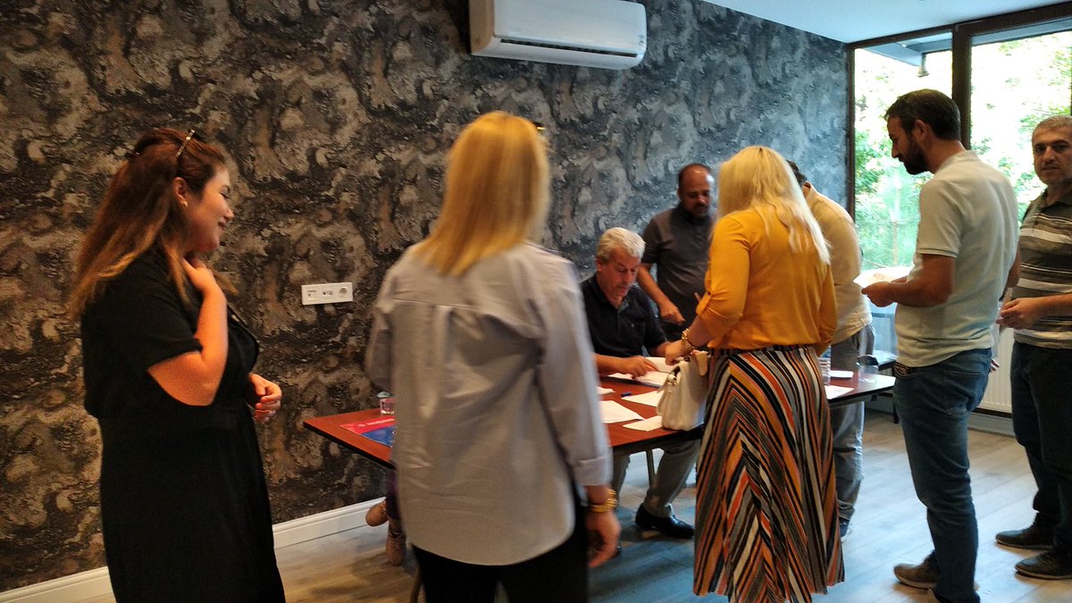 DEMOKRASİ ŞÖLENİMİZ HUZURLA GERÇEKLEŞTİ🎉💥🎊
7.Dönem Olağan Genel Kurul sürecimizin, delege seçimlerini tamamladık.
Yoğun katılım göstererek, seçimlerin şölen havasında geçmesini sağlayan kıymetli üyelerimize teşekkür ederiz.
<a href="/_aliyalcin_/">Ali YALÇIN</a> <a href="/sabanceylan60/">Şaban Ceylan🇹🇷</a> <a href="/stratejikoprulu/">Ayşe Köprülü🇹🇷🇹🇷</a>