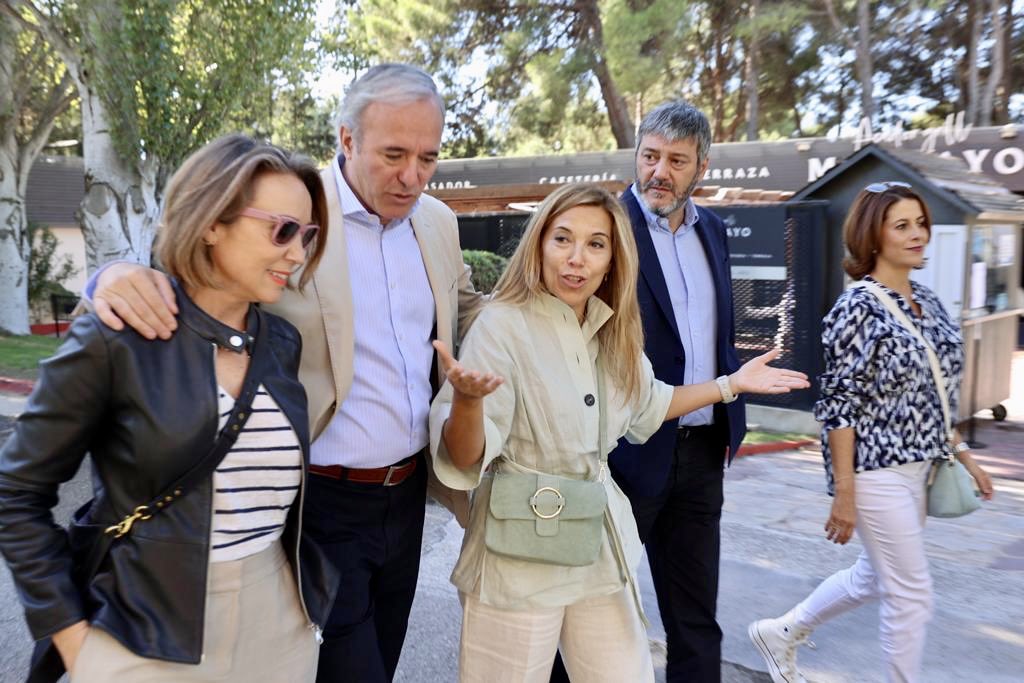 Jorge_Azcon's tweet photo. 🔵 Con ⁦@cucagamarra⁩ en el Parque de Atracciones. 

➡️ ¡Una mañana espectacular para celebrar el #DíaDelAfiliado del ⁦@pparagon⁩! https://t.co/oISkqmO9Yb