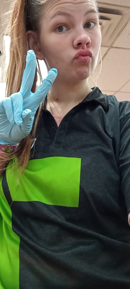 freakykittygal's tweet photo. Nightshift #2morehours #off #work https://t.co/n5GH6CUDeW