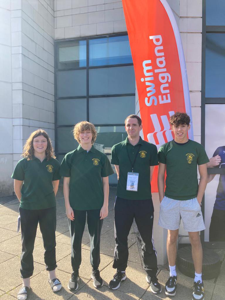 AmershamSC's tweet photo. Great to see Amersham swimmers, Neve Tyson, Lucy Quill & Ollie Mowbray in the BSBASA County tops ready for National County Team Championships today - Also with the Counties Assistant Head Coach, Amersham Coach David Cummings #TeamASC #BSBASA https://t.co/8I6imJG2IW