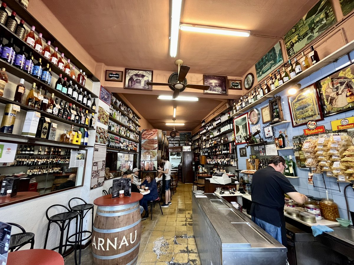 Bcnsingular's tweet photo. El combinat per a dues persones de la Bodega Lluís, al barri dels #Indians, un dels cellers d’obligadíssima visita per fer-hi el vermut el cap de setmana (Pinar del Río 74) https://t.co/BqyK0HPffl