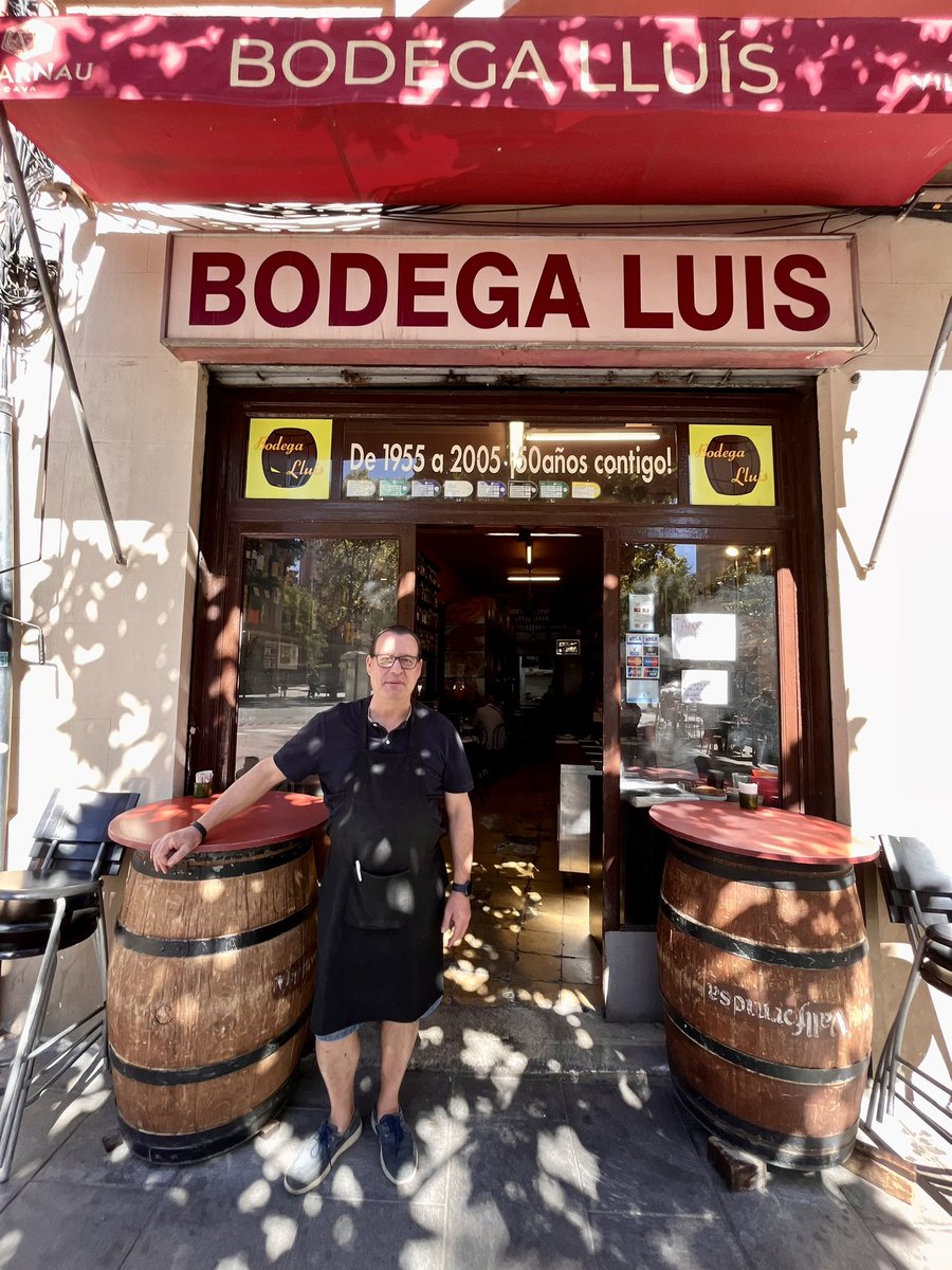 Bcnsingular's tweet photo. El combinat per a dues persones de la Bodega Lluís, al barri dels #Indians, un dels cellers d’obligadíssima visita per fer-hi el vermut el cap de setmana (Pinar del Río 74) https://t.co/BqyK0HPffl