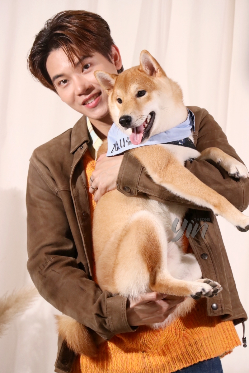 theoneyin's tweet photo. ปะป๊าหยิ่นกับพิซู ☺️☺️

#VIFwithYINZulu
@yinyin_anw Yin Anan #yinyin_anw #Zuluecho5 https://t.co/rcU66swLRP