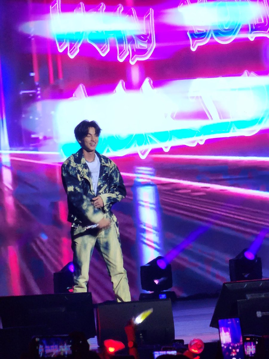 kmusify's tweet photo. 20221002 GULF 1ST FAN MEETING IN MANILA 2022
 
Rapper Gulf in the house!! 🔥

#GulfKanawut #GulfinManila2022 https://t.co/bbxvxh3Ylf