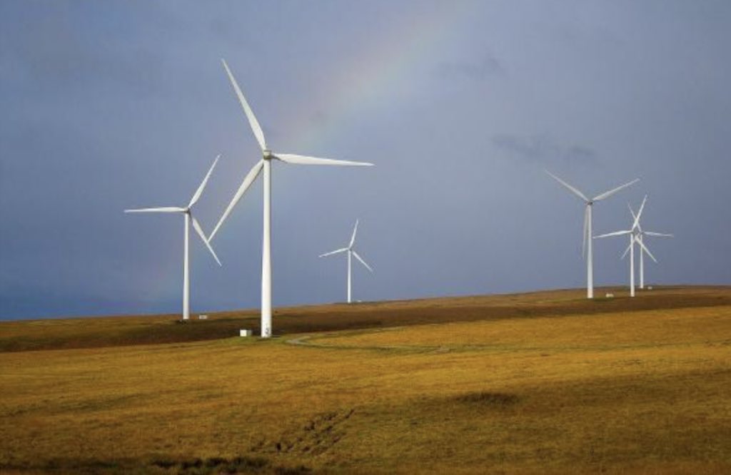 Cavolo che vento ieri! Quasi 2000 GWh di #eolico in Europa: più di un quarto del totale! Oltre 700 GWh solo in #Germania, il 95% dei consumi in #Danimarca (100GWh e 15% anche in Italia nonostante tutto: non male)windeurope.org/about-wind/dai…