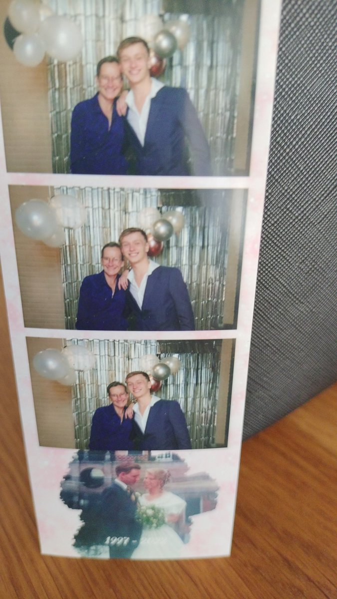 Ik vraag t nog maar een keer.... Mag je echt niet met je neefje trouwen? Blijft een knappe gast toch? #familie #dtv #grapjehe #tanteenneef