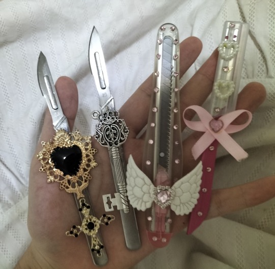 Roko's Basilisk (@bloodylovebite) on Twitter photo 