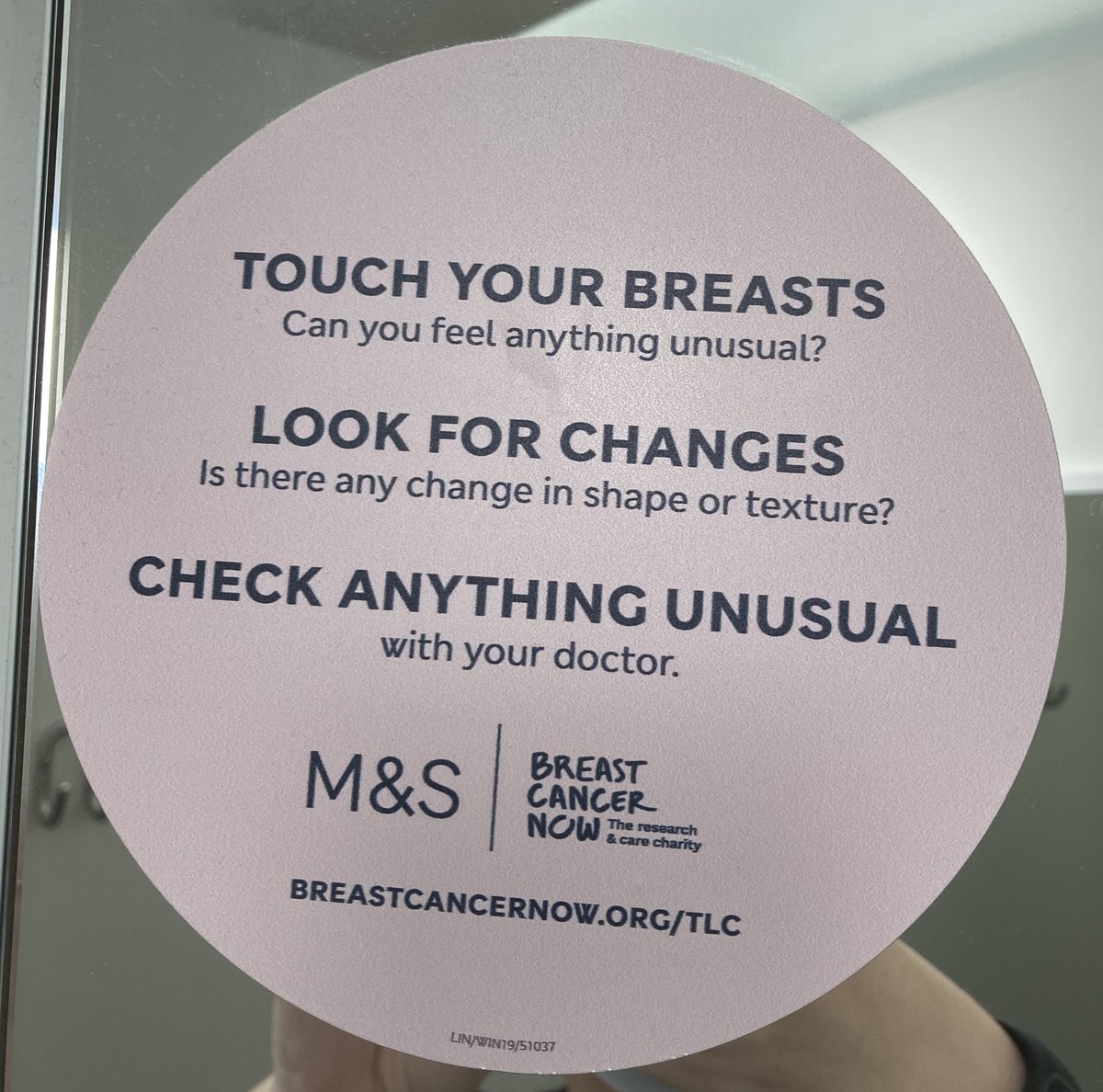 🎀 Well done <a href="/marksandspencer/">M&S</a> for posting #BreastCancerAwarenessMonth #BCAM <a href="/BreastCancerNow/">Breast Cancer Now</a> in your changing rooms. <a href="/europadonnauk/">Europa Donna UK</a> <a href="/EuropaDonnaEUR/">Europa Donna</a> is a Europe-wide BC advocacy group and this is great. #checkypurbreasts europadonna.org on FB Europa Donna UK