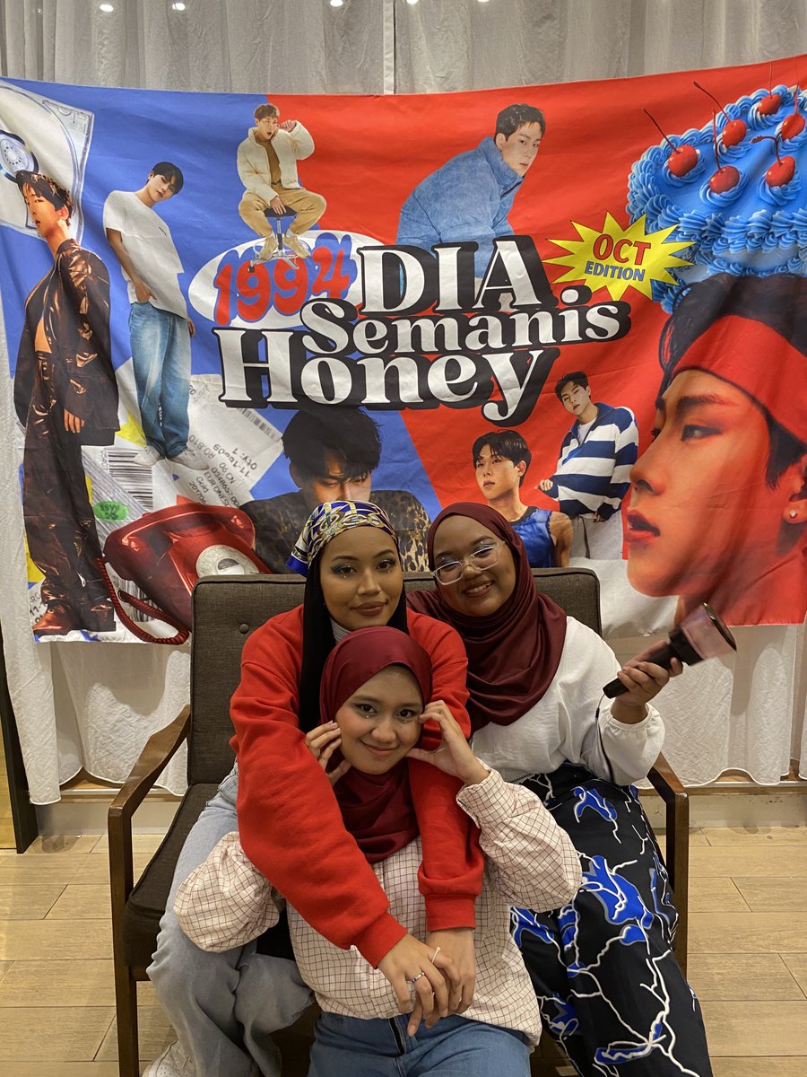 JooHunitProject's tweet photo. last but not least, our lovely crews @wawaivy_ @cheejeucakeu @MX_0514_ICK + @lordsuho who worked hard in planning and making this event happened. we thank you once again for supporting #DIASemanisHoney 🫶🏼 https://t.co/A35EZk5iJH