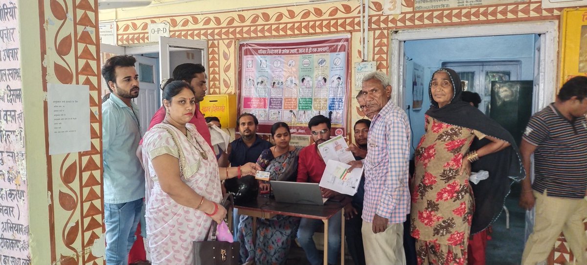 imsarojsonker's tweet photo. Ayushman card Camp at PHC Police Line Meerut on the occasion of Gandhi Jayanti.
सरोज सोनकर व CSC VLES द्वारा 165 कार्ड रजिस्टर किए गए।
@dintya15
@CSCegov_
@CSCUttarPradesh @DmMeerut @narendramodi @myogiadityanath @PMOIndia @CMOfficeUP https://t.co/9K9cpRPxhd