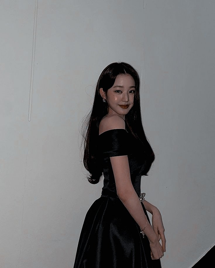 ninivige's tweet photo. ㅤ
ㅤ
⬫˙𓈒ꫀᥣᥣꫀ'᥉ ❪ᦸvᦸnɬ؛uρძᨡɬᦸ❫❫•#homecomingball : aramızdan erken ayrılması gerektiğini için geceyi kısa kesmek zorunda kalan charlotte'u gitmeden yakalayabilmiş olduğuma çok sevindim. böyle bir güzelliği kaçırmak büyük bir hüsran olurdu.
ㅤ https://t.co/VUrgK7SrsK