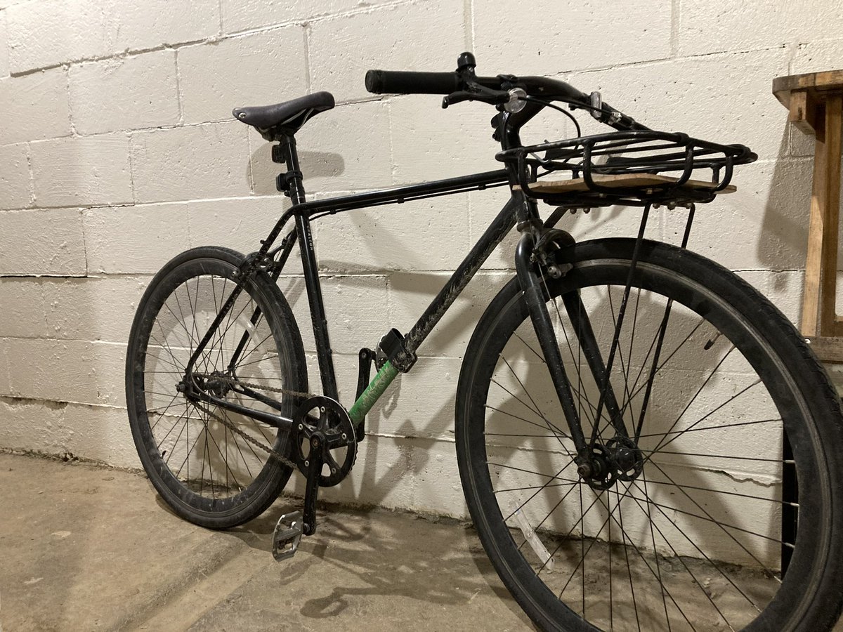 PittsburghBikes's tweet photo. Keeping it simple. Loving this vintage Carlton single speed. https://t.co/6vKXWqKC5z