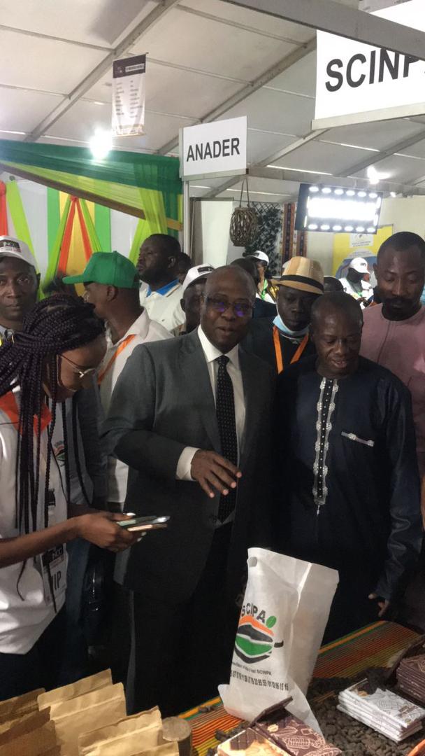 SCINPA2's tweet photo. #JNCC2022
Visite du DG du Conseil Café Cacao sur le stand de la #SCINPA https://t.co/rJ1hpfwPZr