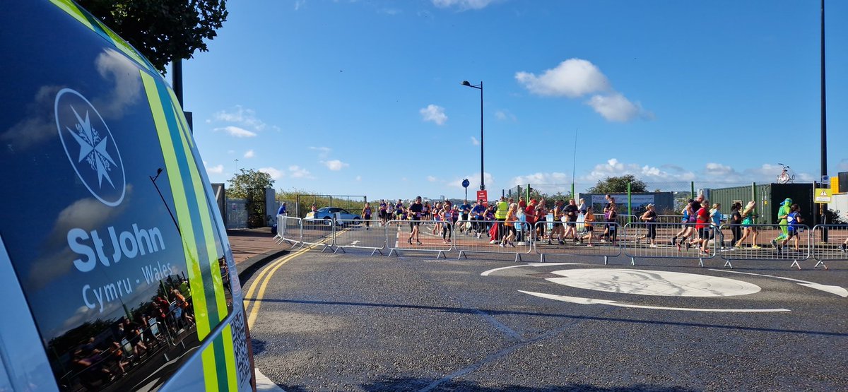 SJACCav's tweet photo. #Raceway for @CardiffHalf and the @SJACymru members are out around the course to look after all the runners. Give us a π if you see us. Thanks to members for travelling from far and wide to support #TeamCaV #teamworkmakesthedreamwork https://t.co/u8KXW0jkHu