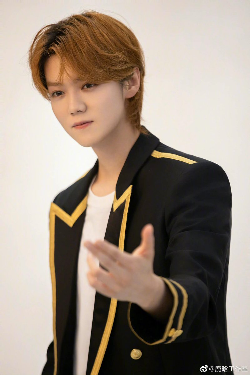 beloved0420's tweet photo. [02102022] ลู่หานสตูดิโออัพเวยป๋อ: #บอสที่หล่อที่สุดในโลก แบ่งปันรูปเบื้องหลังของบอสลู่ ขอให้ทุกคนมีความสุขในวันหยุด (1) #Luhan https://t.co/UECnY5qRXm