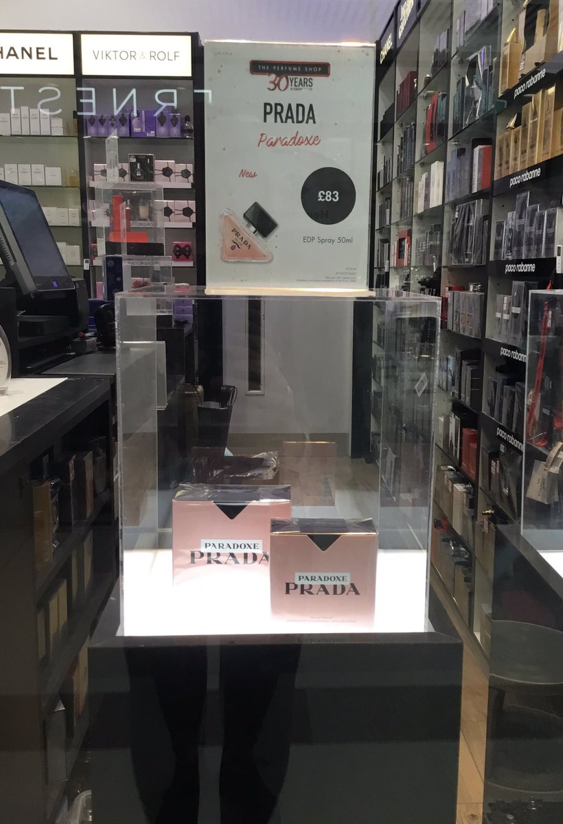 TPSBraehead66's tweet photo. 🎀PRADA PARADOXE🎀
This new feminine fragrance by Prada embraces the paradoxes of iconic ingredients to reveal new scented sensations✨
Now available in 30ml, 50ml &amp; 90ml bottles at TPS Braehead!🛍
Come to store today to try this amazing fragrance⚡️ 
*@ThePerfumeShop 
*@Prada https://t.co/4JcCsOXwFY