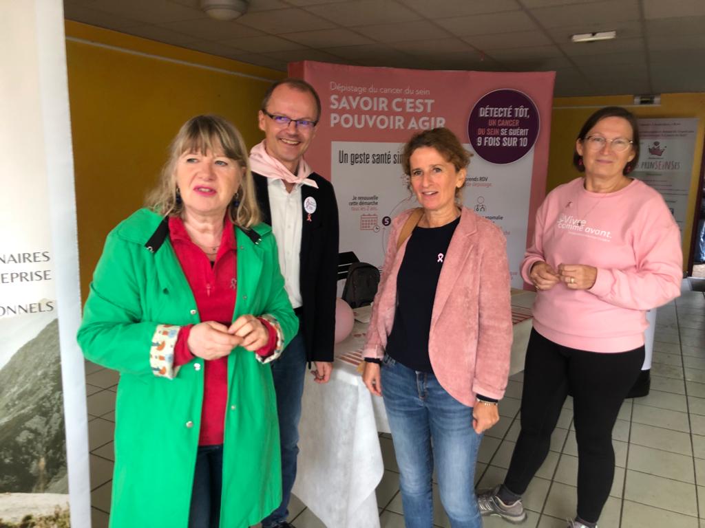 Mairie_Niort's tweet photo. #Niort #marche #LaNiortaise pour la lutte contre le cancer du sein. Belle réussite ! Bravo à #princeseinses et #Jume pour l'organisation. + de photos encore sur la page FB de @Mairie_Niort 👉 https://t.co/tpcRZ16czQ https://t.co/4c1QoHNwXo