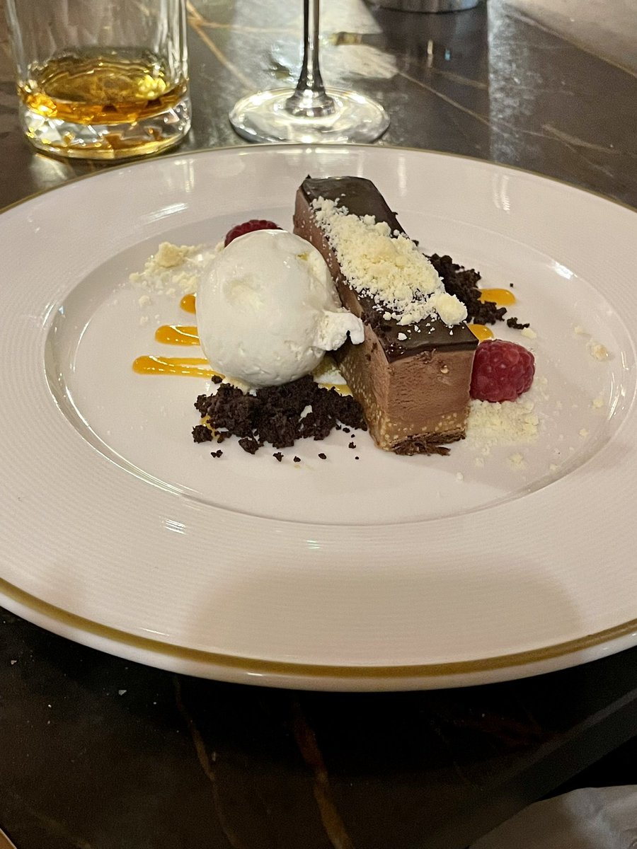 Phenomenal evening at @MichaelsCoDub new Big Mikes in Blackrock last night. Top class service and food 👌