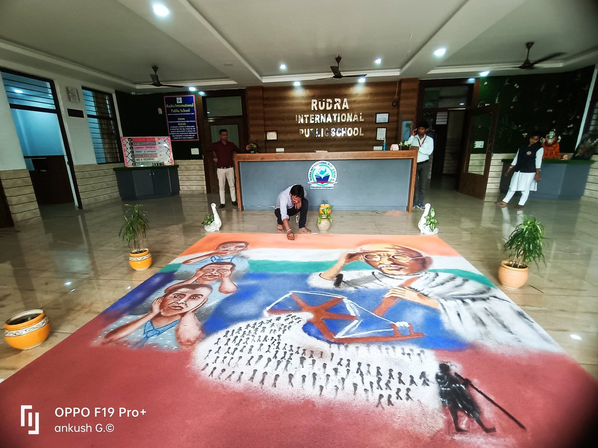 RudraFine's tweet photo. In the premises of Rudra School, Rudra Institute of Technology Mawana, students of Department of Fine Arts made 10 feet long Rangoli on Gandhi Jayanti.
Guidence by @GouryanAnkush

@PMOIndia @narendramodi @myogiadityanath @RahulGandhi @rashtrapatibhvn @yadavakhilesh @UPGovt https://t.co/IgWALUxJQu