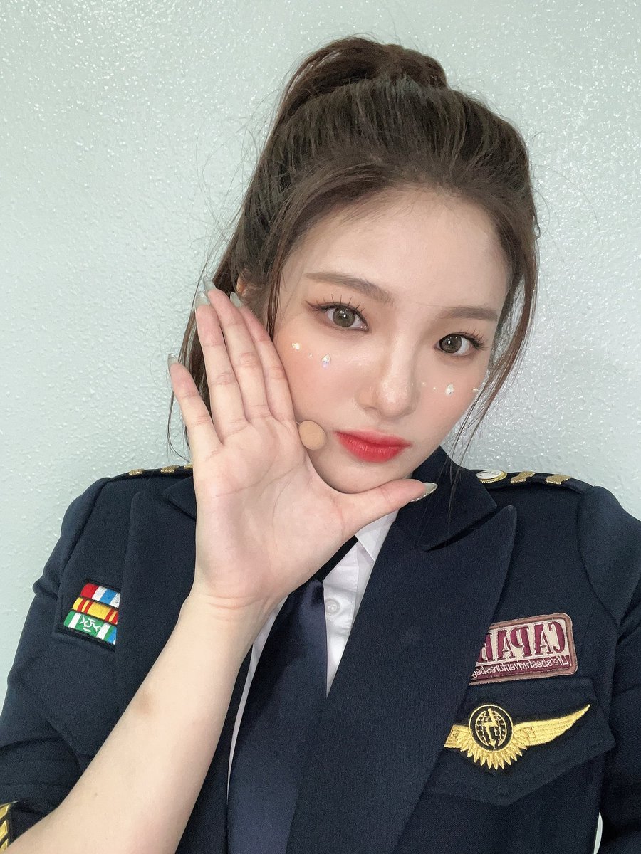 TribeWeverse's tweet photo. 🦥's Weverse post on 221001

It was the last show for INDIER too...crying
Thank you for being with us!

@tribedaloca
#트라이비 #TRI_BE #캘리 #KELLY #LEVIOSA #Kiss https://t.co/stcbNAhMQr