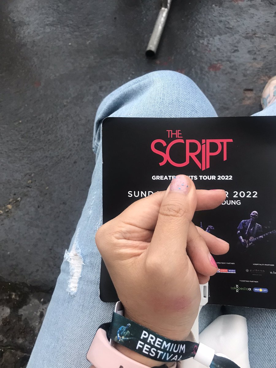 hanie_negh's tweet photo. #TheScriptBandung https://t.co/ZcRMqVebBg