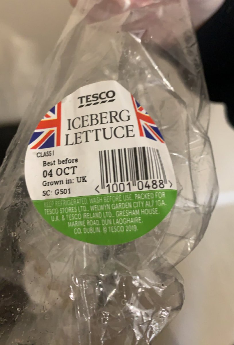 aaronfells1's tweet photo. Don’t buy a lettuce from @Tesco!!unless you want worms in your salad 🤢 https://t.co/1UDhTVlVkE
