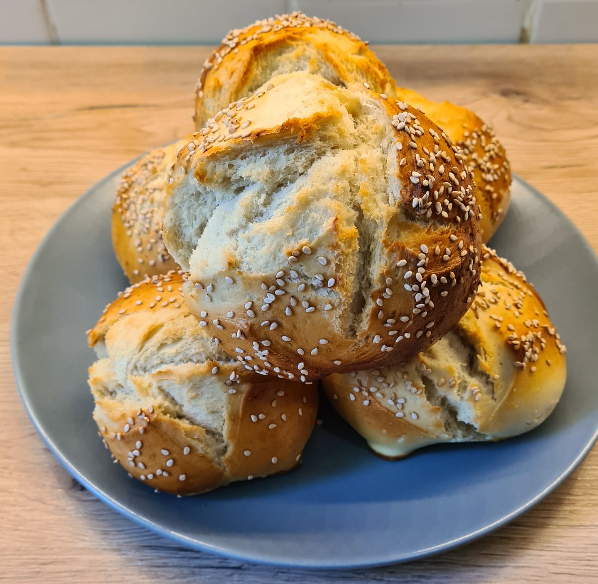 Ein leckeres Rezept für 6 Brötchen:
docs.google.com/document/d/1hy…