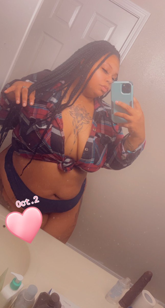 MyraDabbw's tweet photo. Somebody man’s:…….
Me: 4 attachments #bbwbooty #bbwass #thickblackass #thick #prettybbw #phatbottom #biggirls https://t.co/mNkX51UbIQ