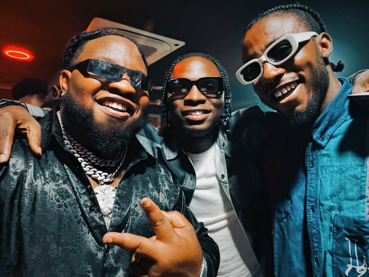 Dunkishrock's tweet photo. Last night with my Port Harcourt Brothers #smadelounge #london #phcity #afrobeats 🇬🇧🇳🇬🇺🇸 https://t.co/TCHhdn2nDS